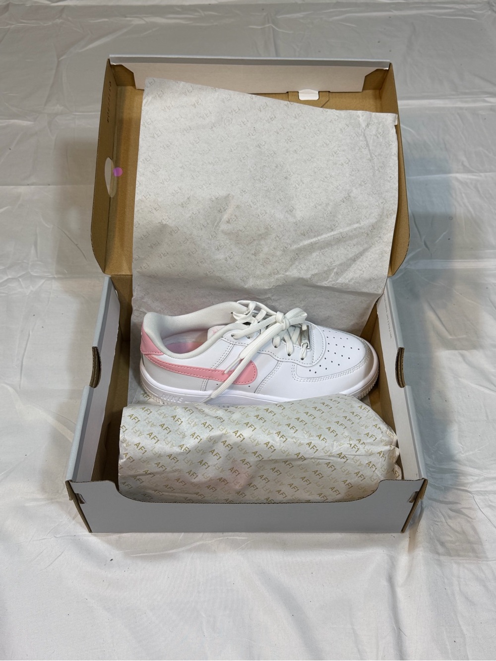 Nike Force 1 Low PS White Medium Soft Pink Sneakers Size 2Y Youth NWT IF1673-104